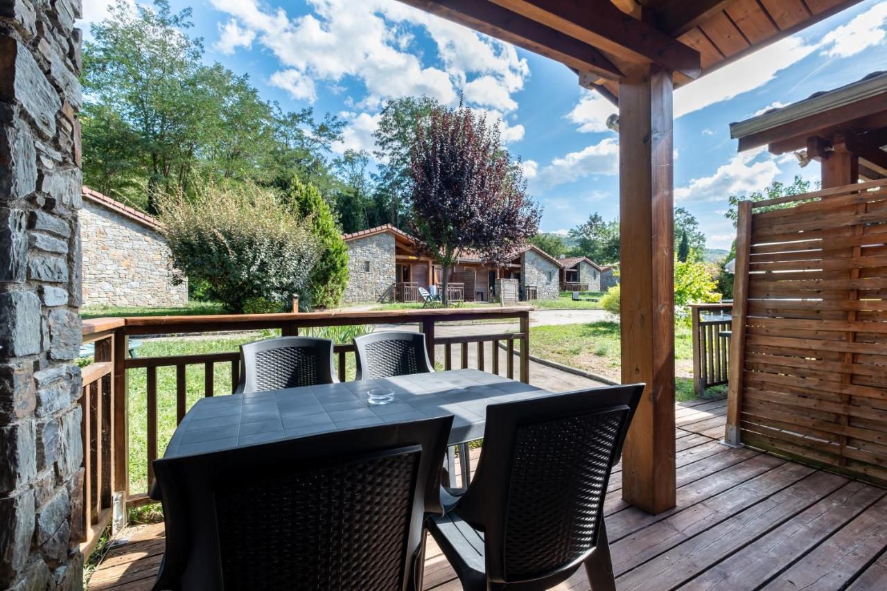 Le Hameau Du Comte De Foix - 11 Chalets En Ariege Mercus-Garrabet ภายนอก รูปภาพ